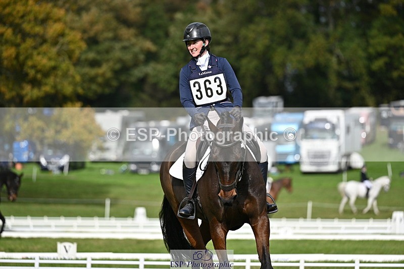 251024A-133706-12176 - D-363-Florrie.Ball