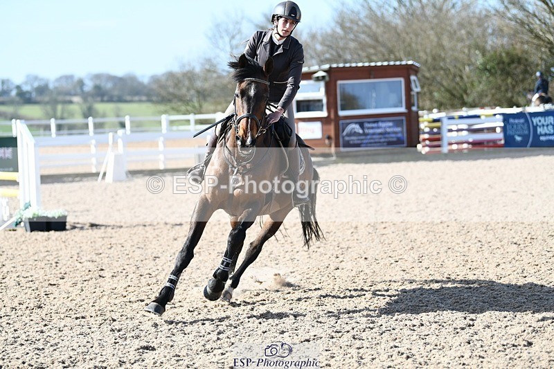 250330-103407-06169 - Cls 32 British Novice and 90cm