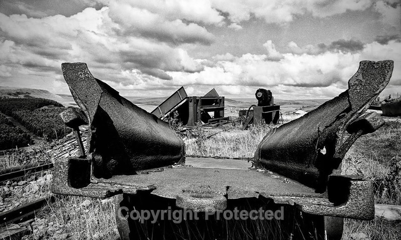 Cled Lewis - Dram - Leicaflex 21mm on Tech Pan Slide Show - The Leica Fellowship Gallery