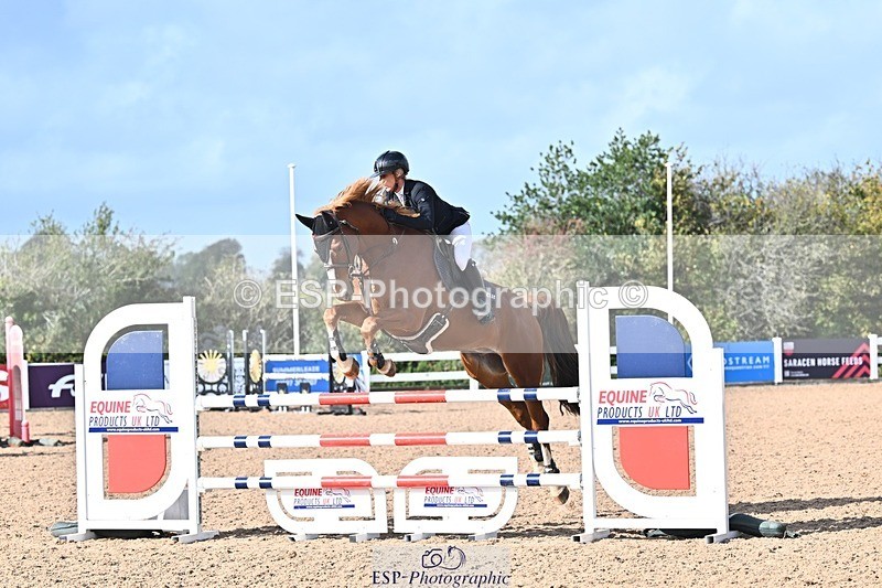 261014-130339-00553 - Cls  05 Snr Newcomers & 1.10m Open