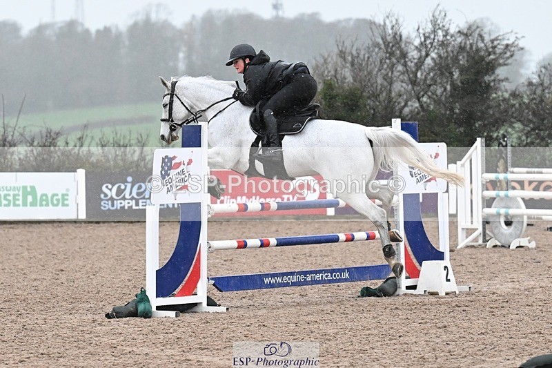 251205-124910-00538 - Cls 7 Snr Newcomers and 1.10m