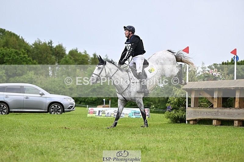 240526-125028-21794 - 433-EN_TARO_DES_VERNIER-Oliver_Townend