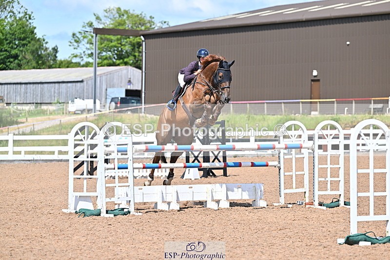 240619A-153108-00840 - Cls 5 Snr Foxhunter and 1.20m Open