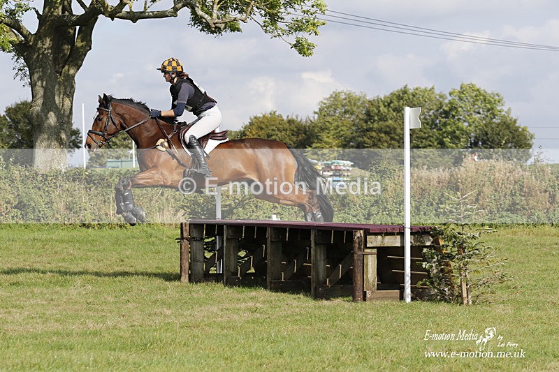  WWHT 171021 3189 - Intermediate (0.90m)  17/10/21