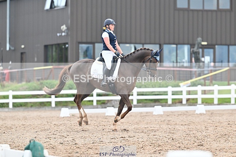 250907-135107-08602 - 006-Verity.PerryVogue