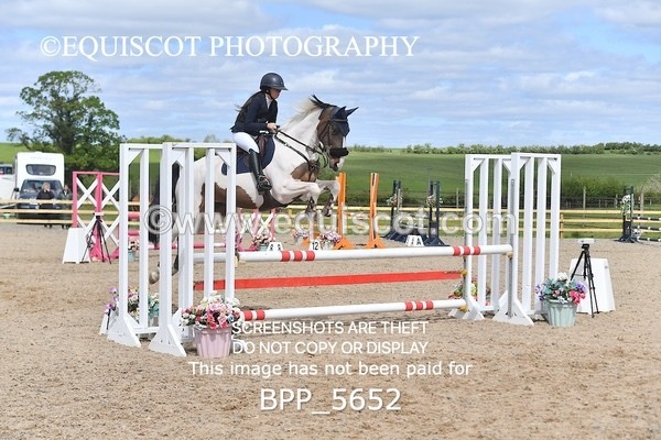 BPP_5652 - CLASS 24 SUN Senior BritiNovice/ 90cm Open