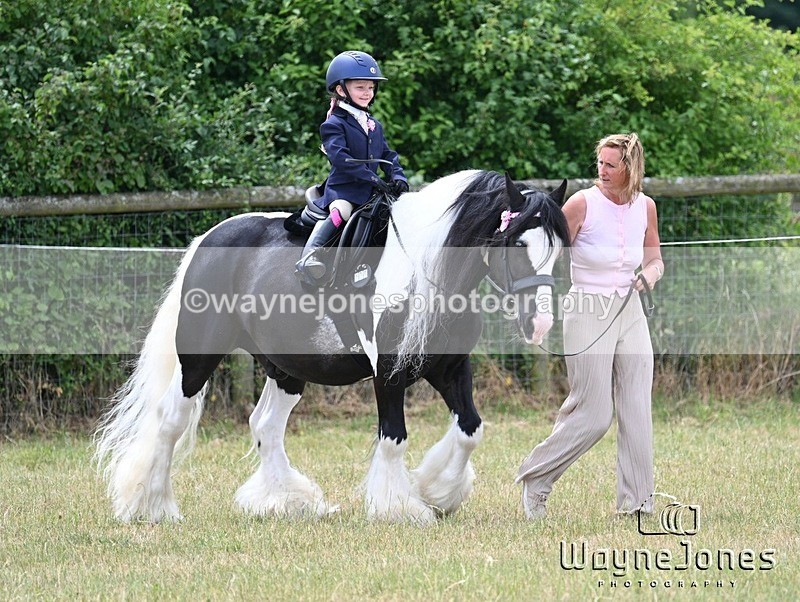 WJ7_3472 - Nancy & Churchill's first Show 22-06-25