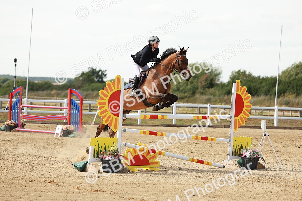 SBM_008071 - Class 4 - Senior Foxhunter - 1.20m Open