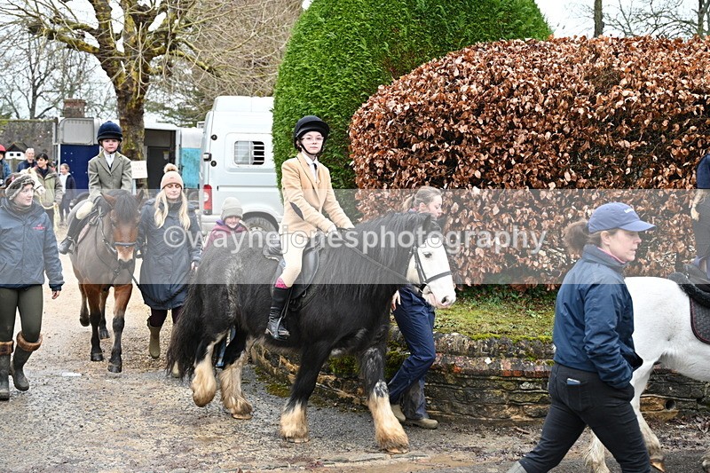 WJ7_9308 - Walk out..