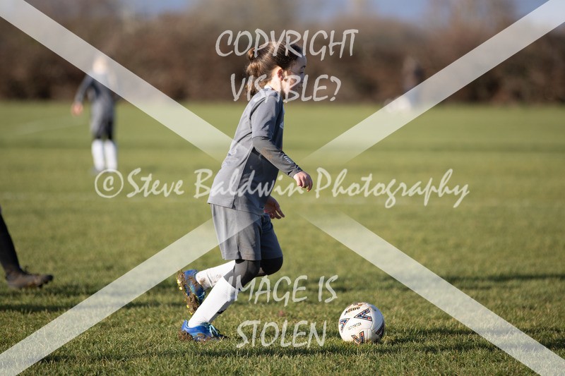 1DX30980 - 2026-01-17 FC Abbey Meads U9 Purple Girls V Develop FC U9 Girls