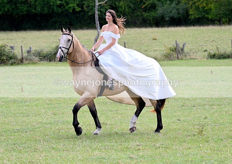 WJ7_6116 - Zoe & Fred Wedding Dress Shoot 09-08-25