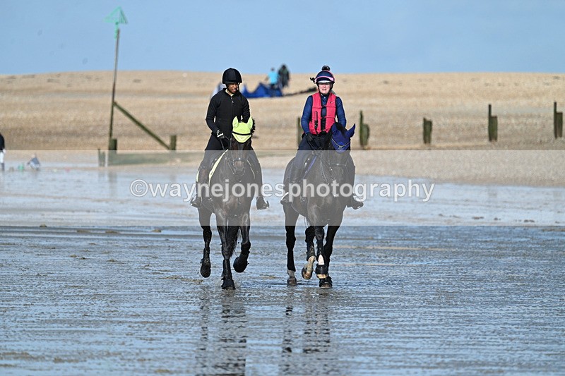 WJ7_4303 - Leigh Kelly & Jade Bennett 25-08-24