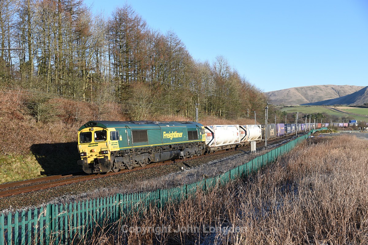 JL - 28.12.17 66520 Mossend PD Stirling - Daventry, Beckfoot - West Coast Main Line (north to south)