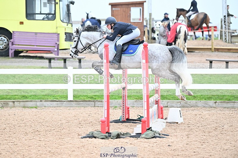 240128A-121538-00814 - Cls 4 Pony Newcomers and 1m Open