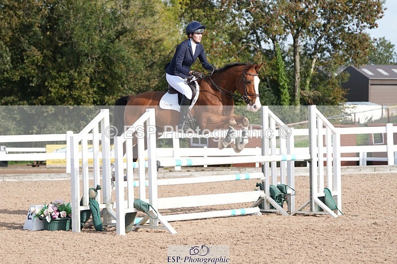 251005-104522-02639 - Cls 22 British Novice and 90cm