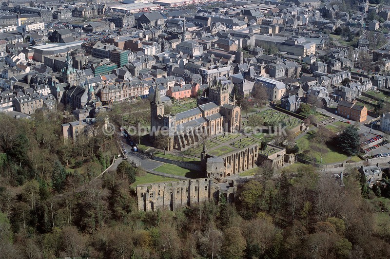 A00452C Dunfermline Abbey Fife 2003 - Settlements, infrastructure and attractions