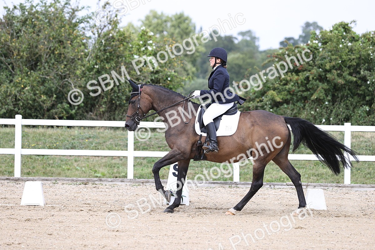 SBM_017483 - Class 14 - Novice 23 - 13.52-14.55