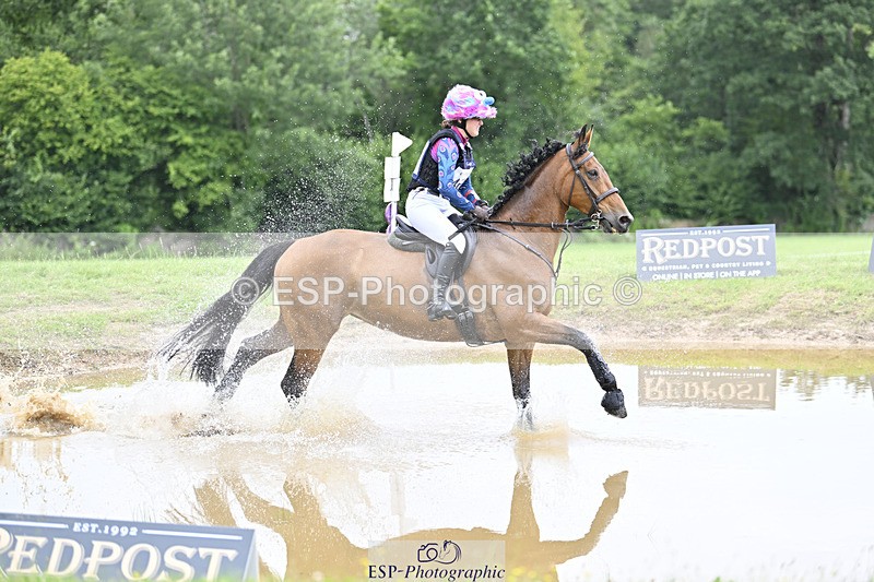 240804-131436-13980 - 464-Tichy_Sanders-SPARHANGER_VELVET