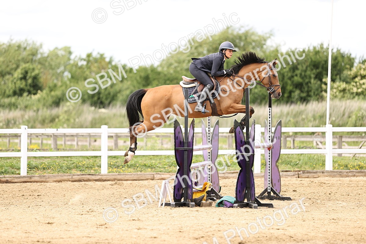 SBM_003308 - Class 11 - Senior Newcomers - 1.10m