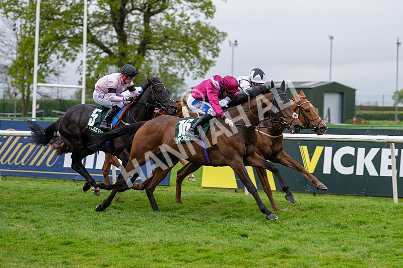 040524-Race 3-Titan Rock-4359 - Race 3