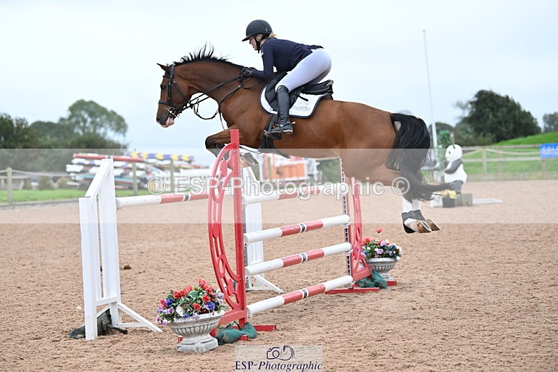 231013A-142654-02696 - Cls 9 Foxhunter & 1.20m Open