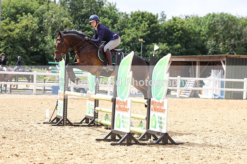 3E7A9946 - Class 9: Senior British Novice/90cm open