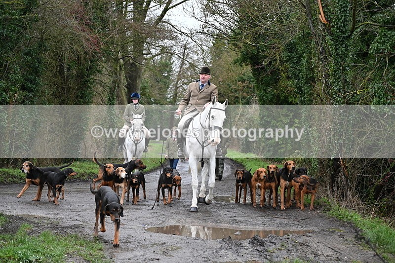 WJ7_9423 - Walk out..