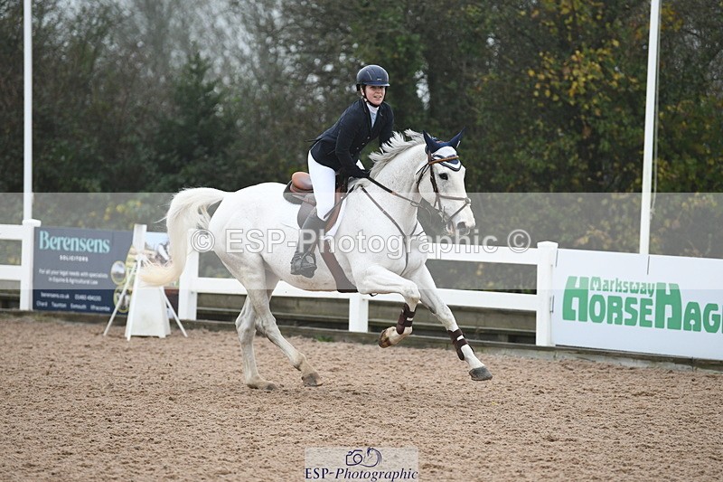 241103A-104613-07571 - SUN Cls 21 Snr Newcomers and 1.10m Open