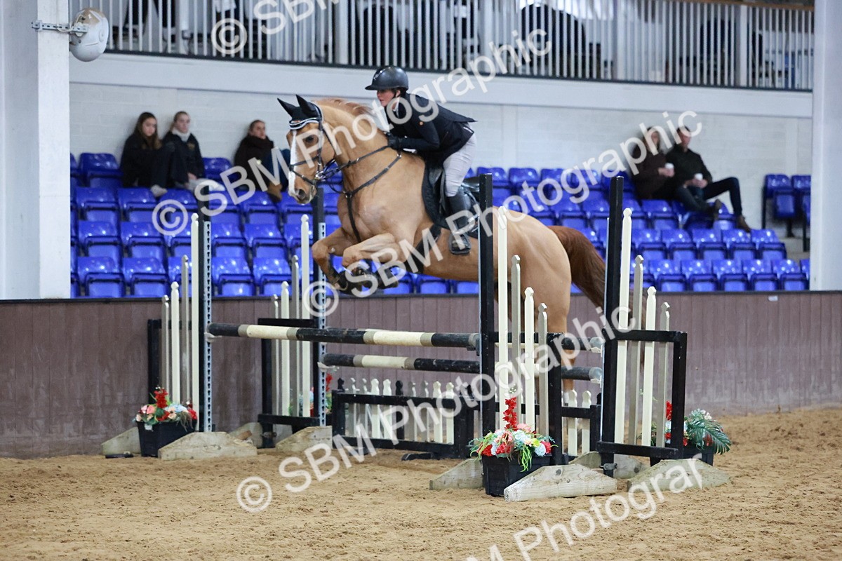 SBM_007458 - Class 24 - Nupafeed Supplements Senior Discovery/ 1m Open