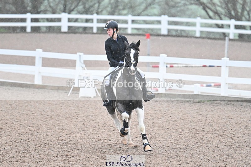 231210A-091102-02040 - Cls 15 British Novice