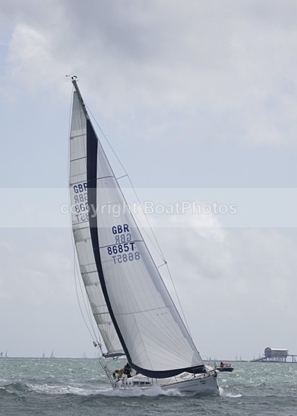 120630 GBR8685T  _MG_5577 - ROUND THE ISLAND RACE - 30th June 2012