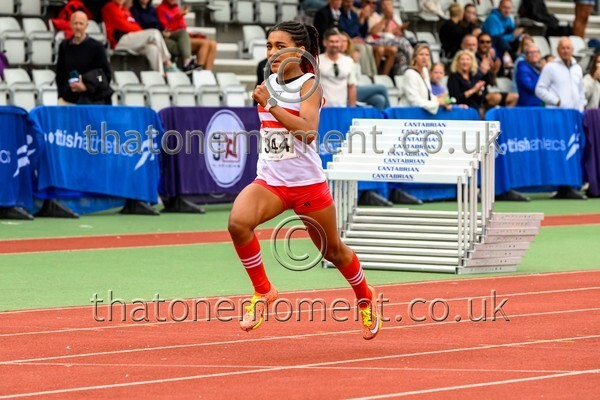 Age25SUN-910951 - Track Female Set Two