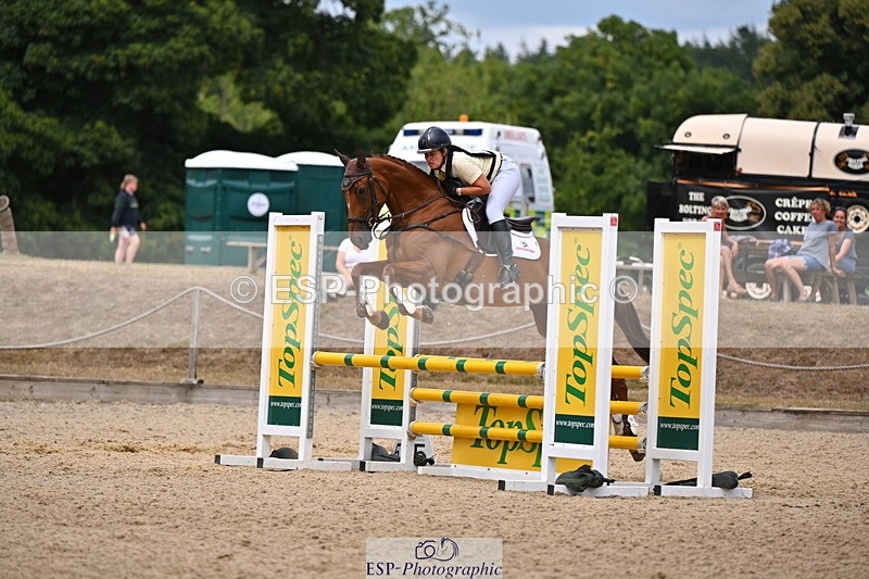 250802A-135355-05640 - F-261-Lizzie.Luxton-ROYAL.POINT.EMBER