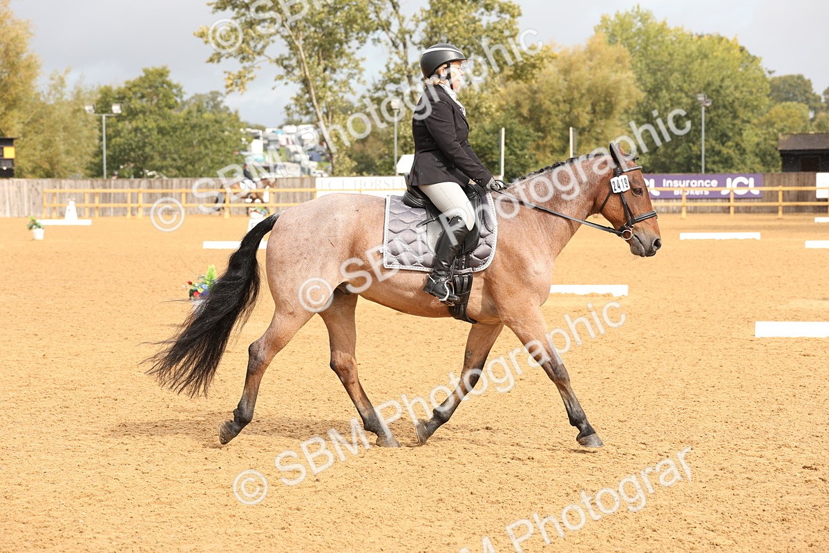SBM_40588 - D6 - Small Tour Championship Intro 4