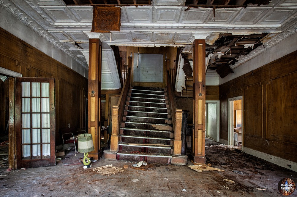 Empire Hotel grand staircase