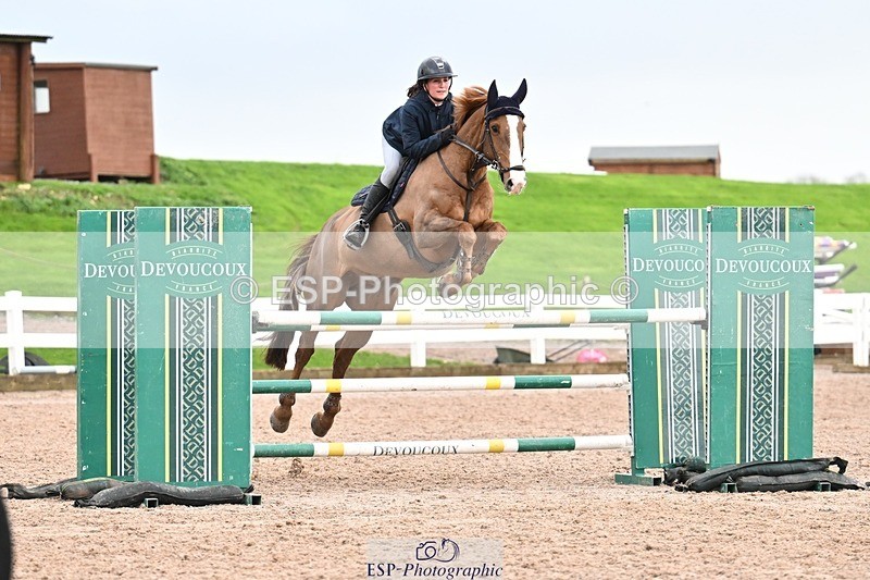 251206-135834-01218 - Cls 13 Snr Foxhunter and 1.20m