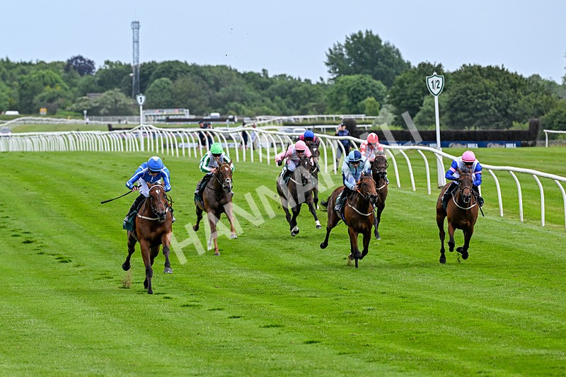 220626-Race 1-Minzelle-8352 - Race 1 14.30pm British EBF Maiden Fillies' Stakes