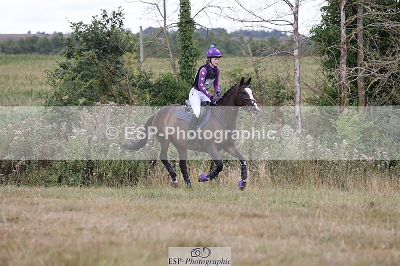 250802A-152513-06725 - F-272-Gemma.Wells-COMBE.BREEZE