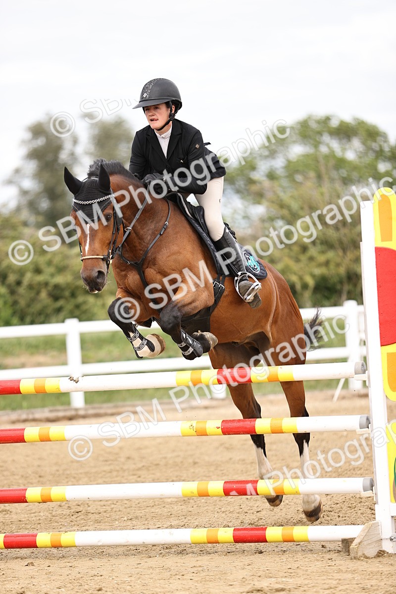 SBM_003409 - Class 11 - Senior Newcomers - 1.10m