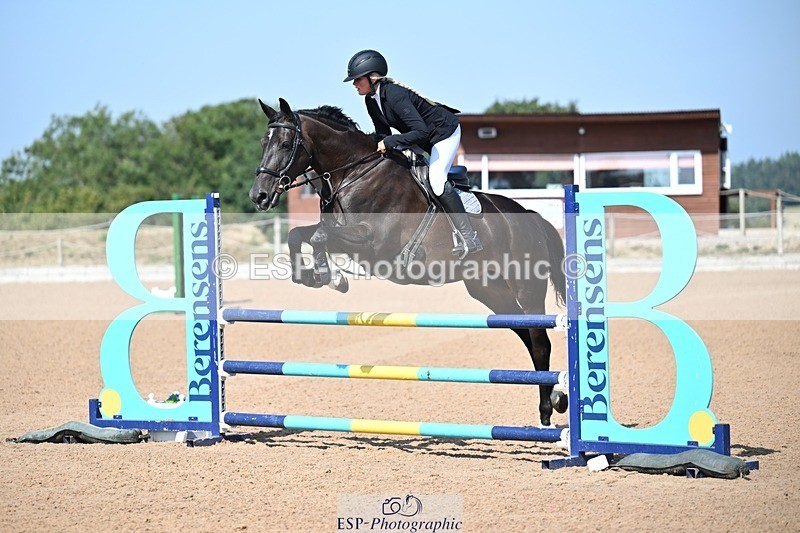 260722-101717-00112 - Cls 2 Brit Nov + 90cm Open