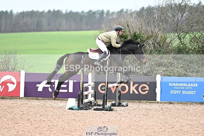 251205-101919-00208 - Cls 2 Snr British Novice and 90cm