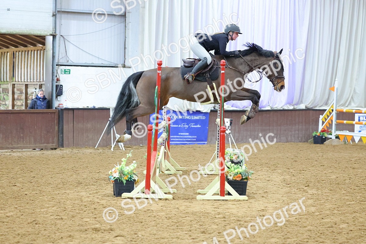 SBM_010611 - Class 23 - Senior Newcomers/ 1.10m Open - First Round (1.10m)