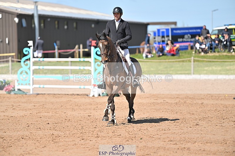 240420A-141223-11647 - Cls 7, 2 Star Medium Tour 1.35m