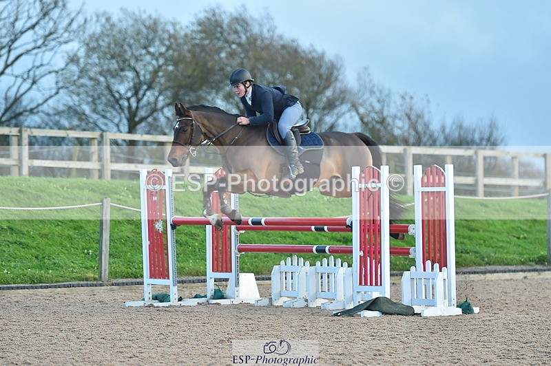 231119A-154212-06402 - Sun Cls 11-13 Children on Horses 90cm, 1m & 1.10m