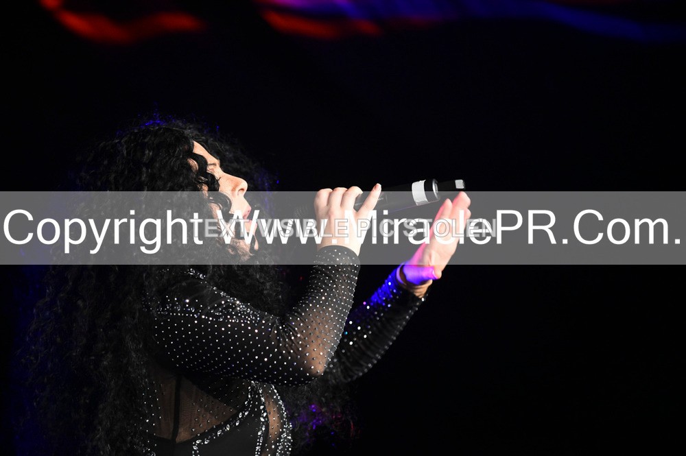 SH4_6372 - The Cher Experience