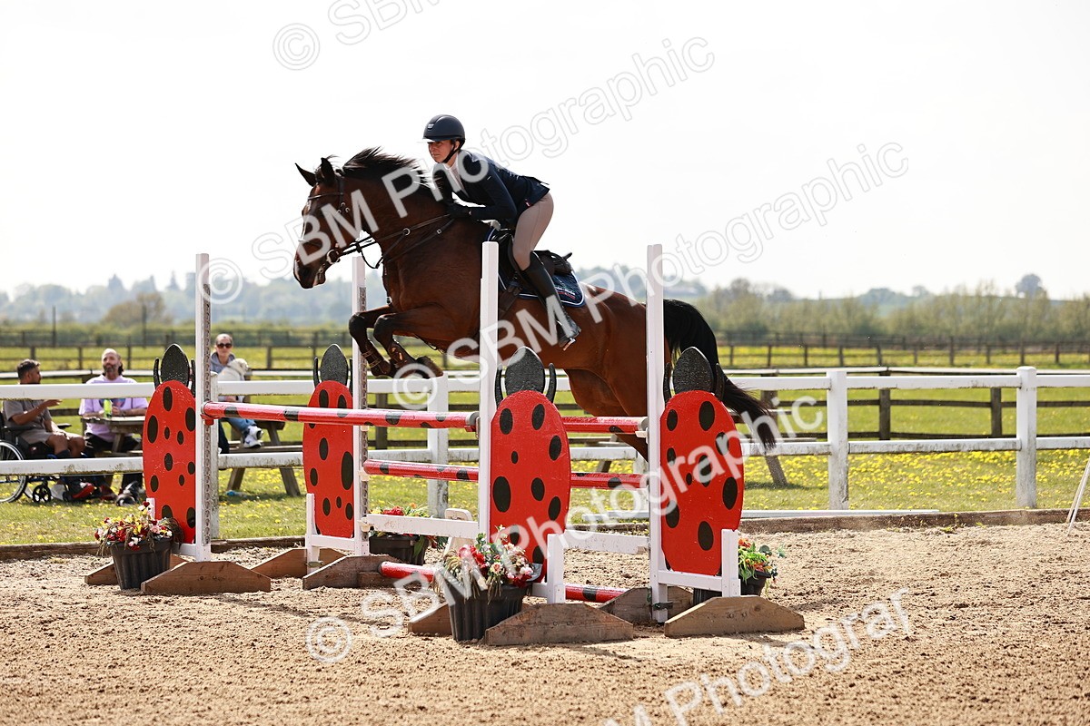  - Class 26 - Senior Foxhunter - 1.20m