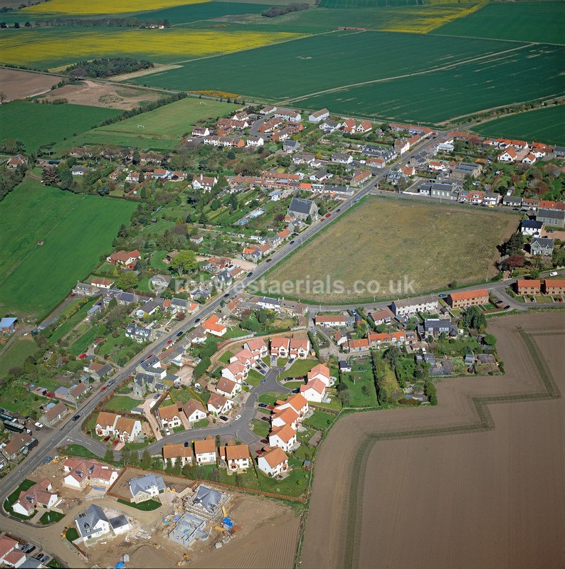 A00317C Village of Strathkinnes Fife in 2002 - Settlements, infrastructure and attractions