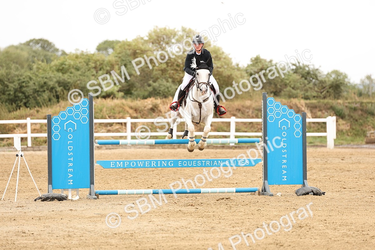 SBM_024046 - Class 6 - Senior Newcomers 1.10m