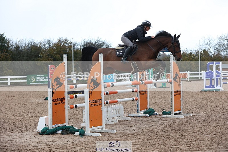 231112A-140819-04818 - Cls 20 Newcomers & 1.10m Open