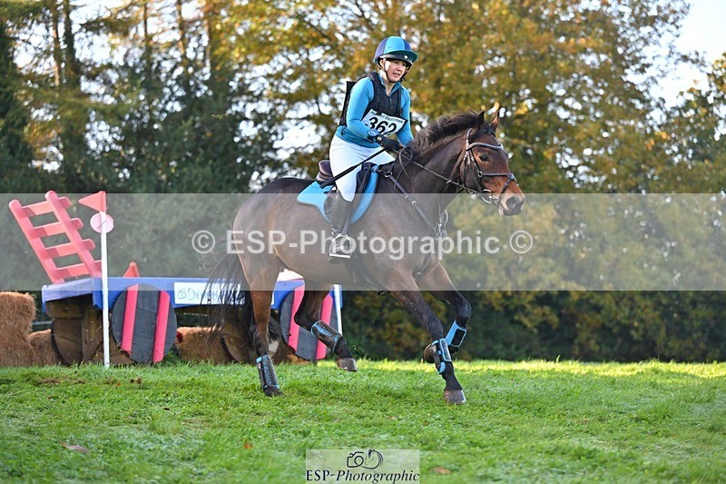 241026-105436-11846 - 362-Vicky.Stacey-HIGHDALE.AUTUMN.SUNRISE